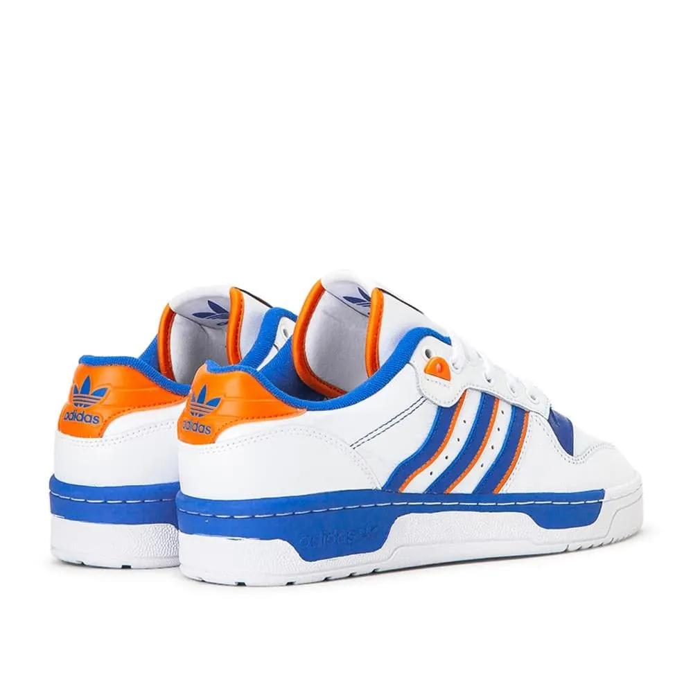 adidas Rivalry Low 'Knicks' (Weiß / Blau / Orange)