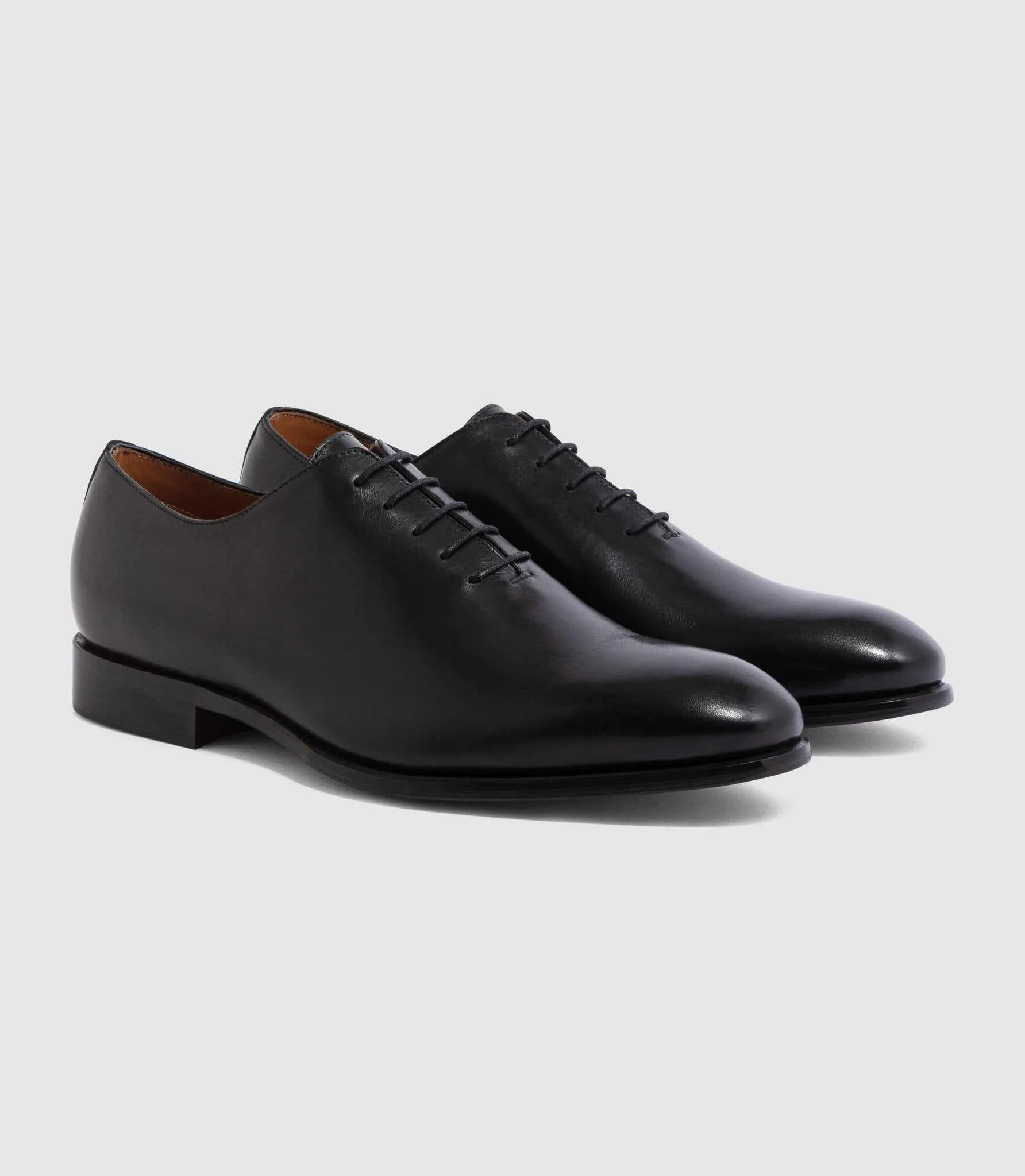 Chaussure coutures en cuir noir "Gino"